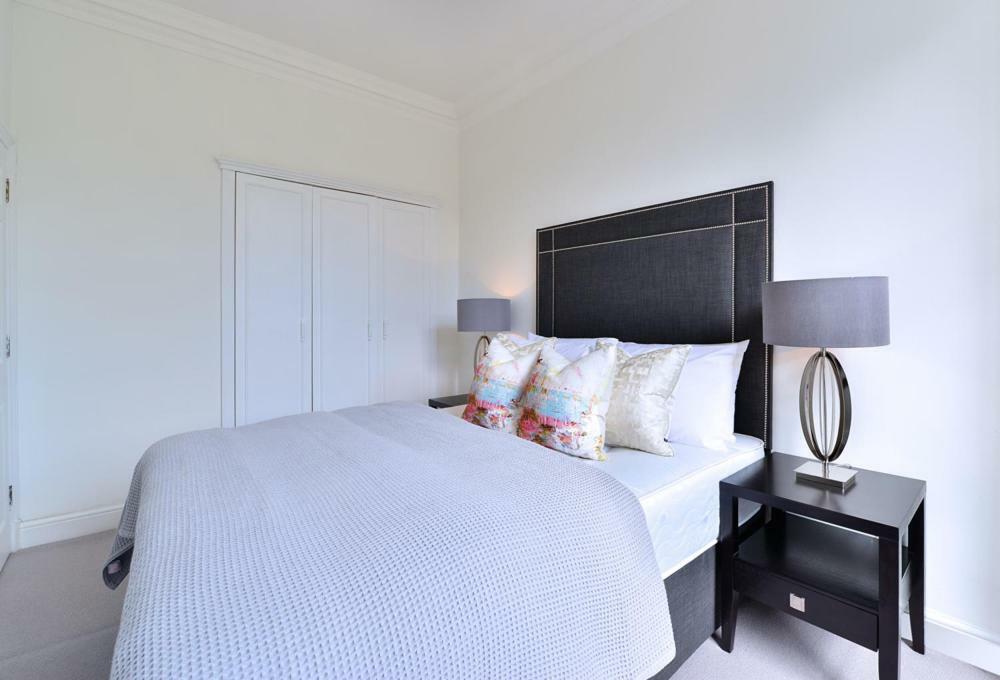 Somerset Court Kensington Apartments Лондон Екстер'єр фото